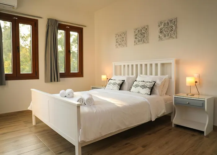 Golden Evelyn Agia Paraskevi (Skiathos)