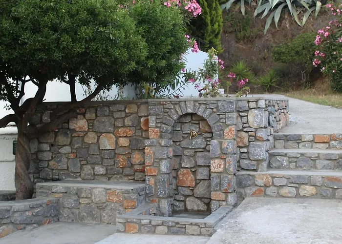 Golden Evelyn Aparthotel