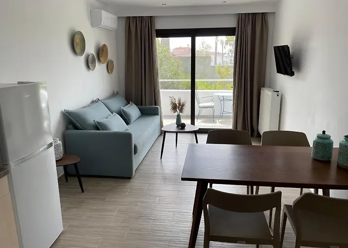 Golden Evelyn Aparthotel