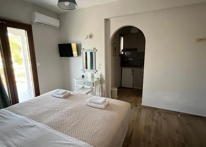 Golden Evelyn Aparthotel