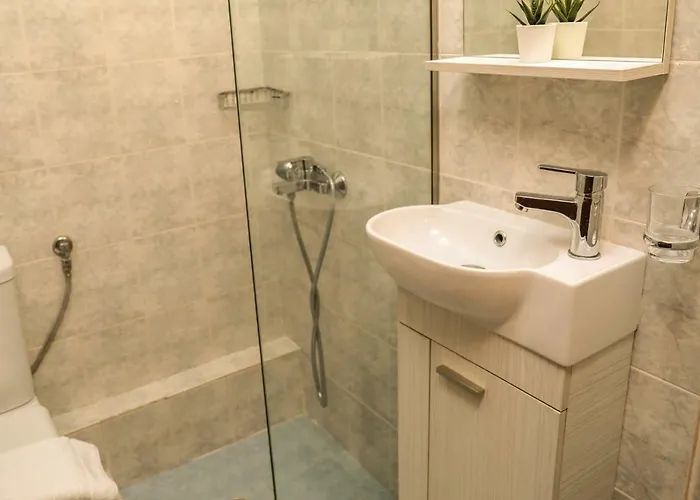 Golden Evelyn Aparthotel