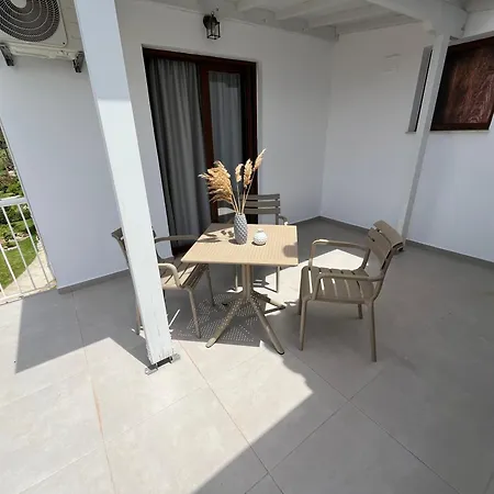 Golden Evelyn 4* 아기아 파라스케비