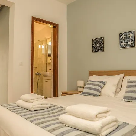 Golden Evelyn Aparthotel