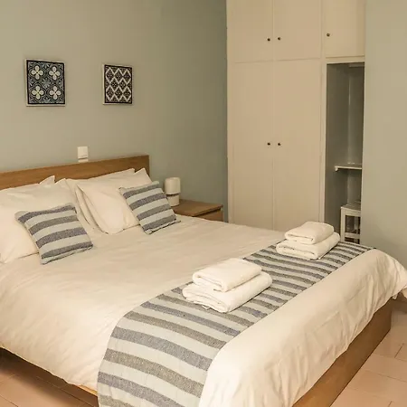 아파트호텔 Golden Evelyn 아기아 파라스케비