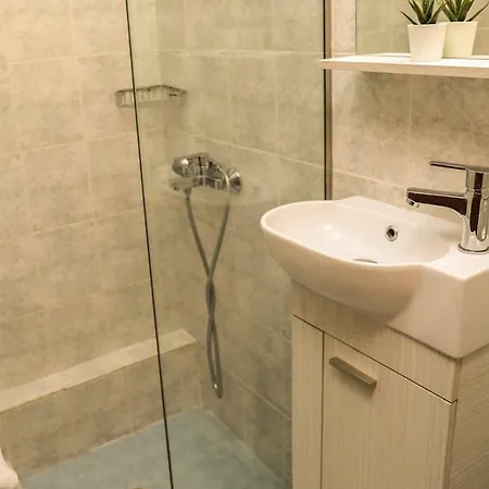 Golden Evelyn 아파트호텔